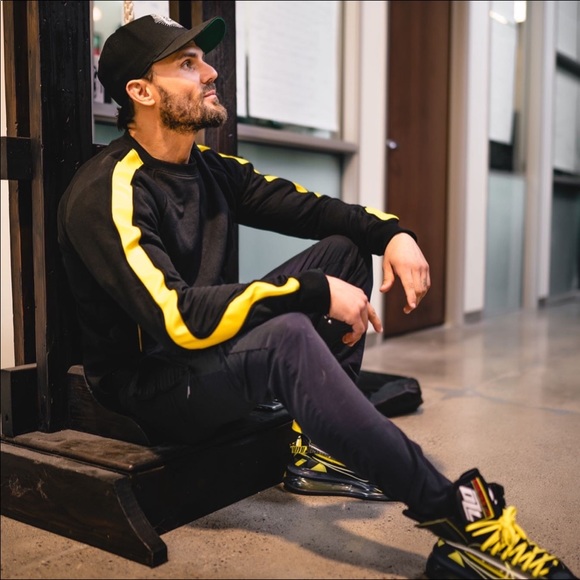 Meet your Posher, Jeremy - Picture 15 of 16